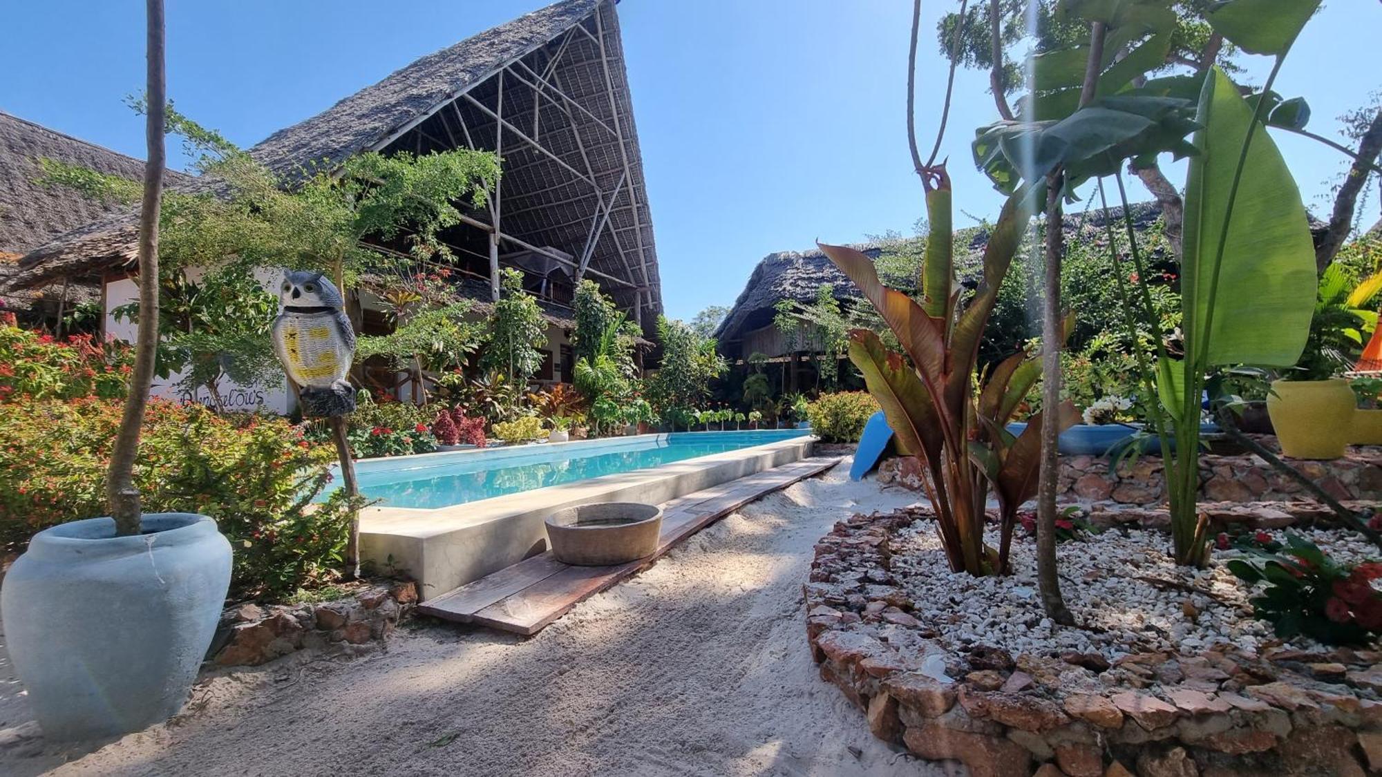 Salama & Mbuyuni Bungalows マテムウェ エクステリア 写真