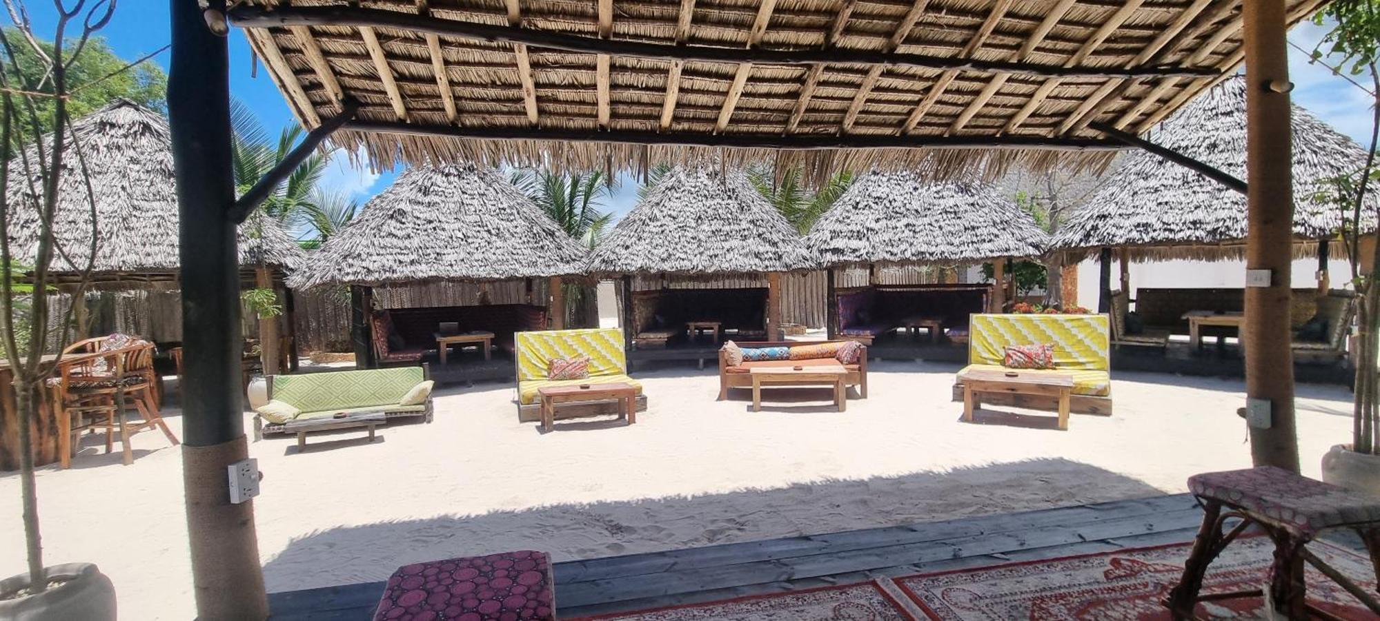 Salama & Mbuyuni Bungalows マテムウェ エクステリア 写真