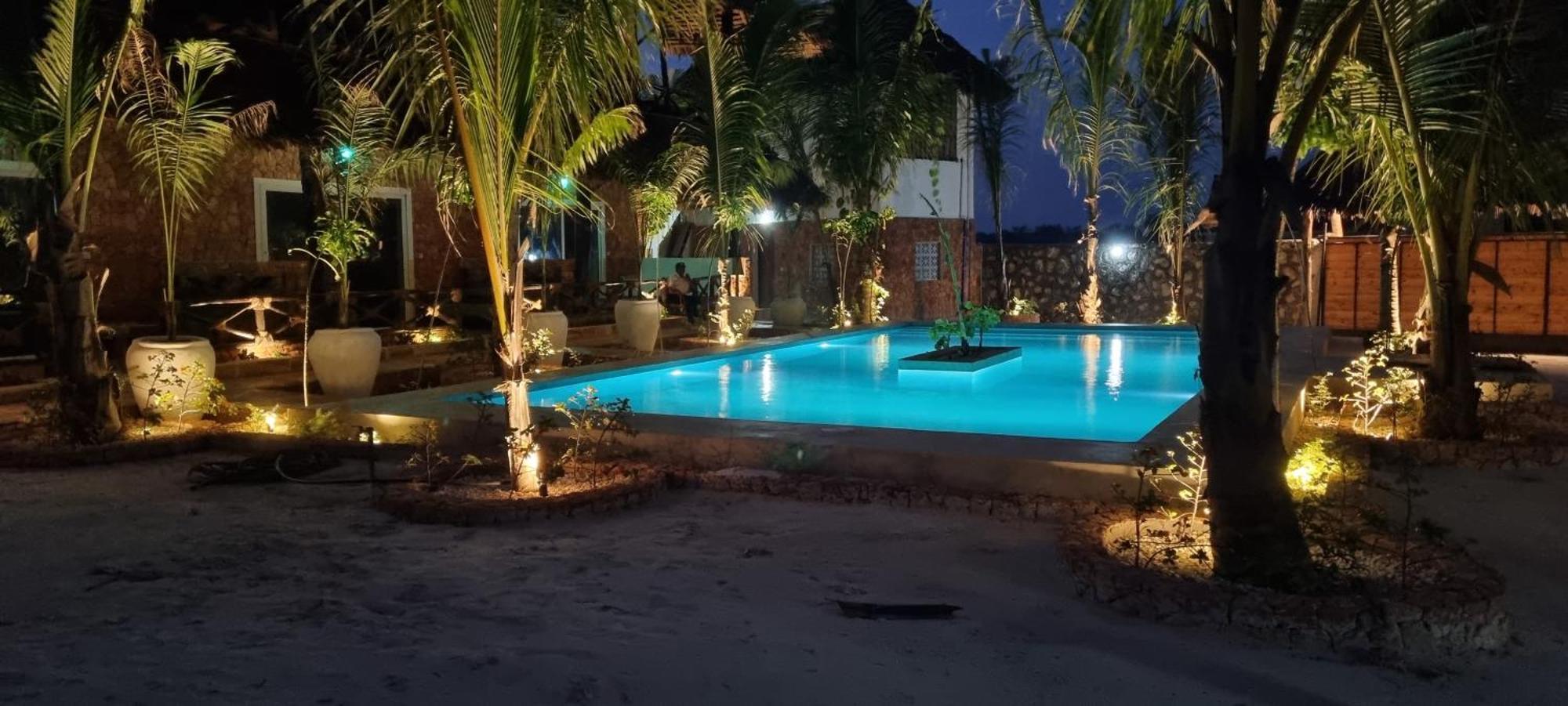 Salama & Mbuyuni Bungalows マテムウェ エクステリア 写真