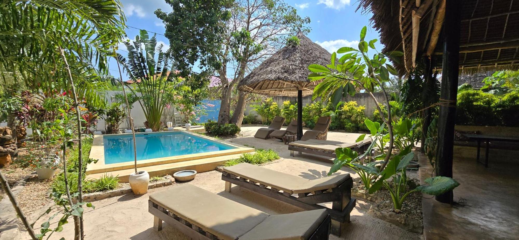 Salama & Mbuyuni Bungalows マテムウェ エクステリア 写真