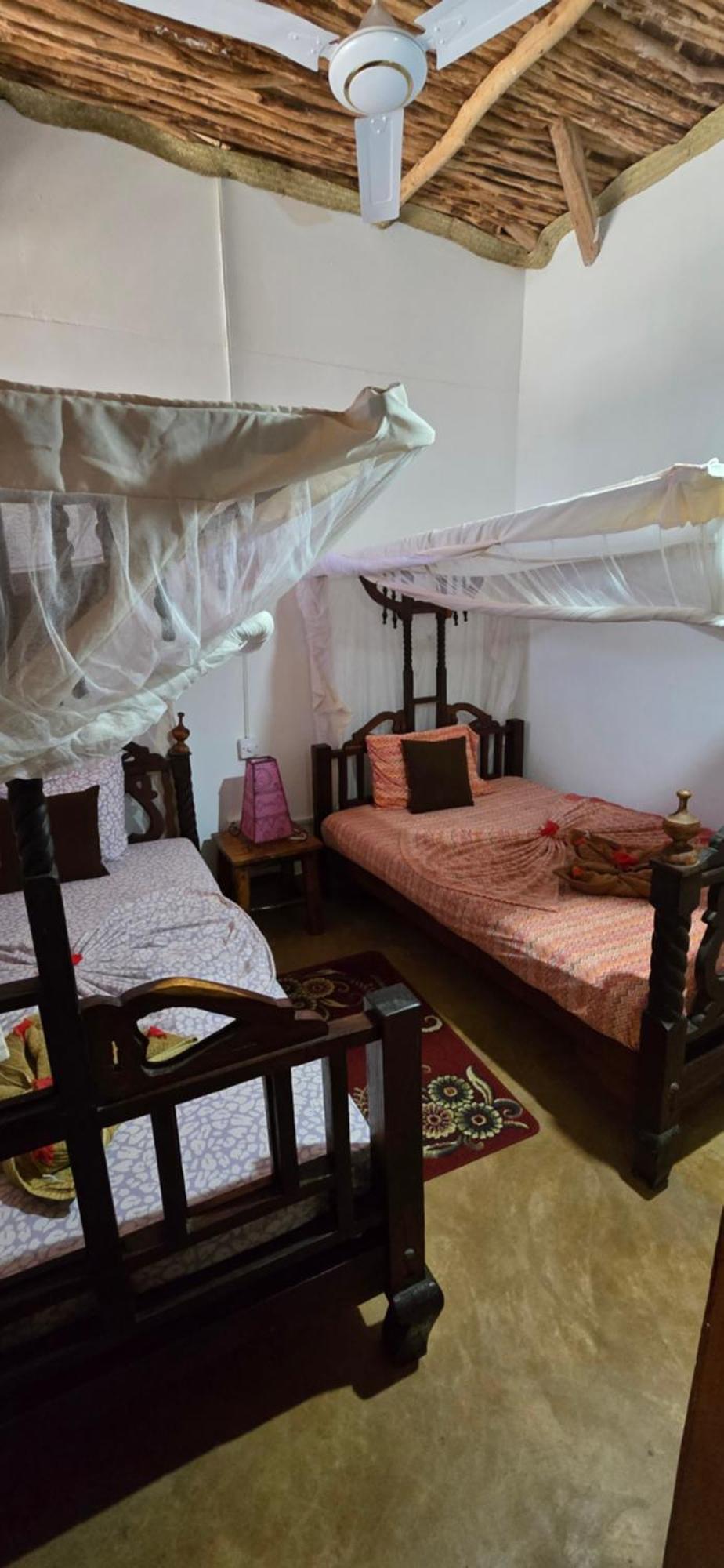 Salama & Mbuyuni Bungalows マテムウェ エクステリア 写真
