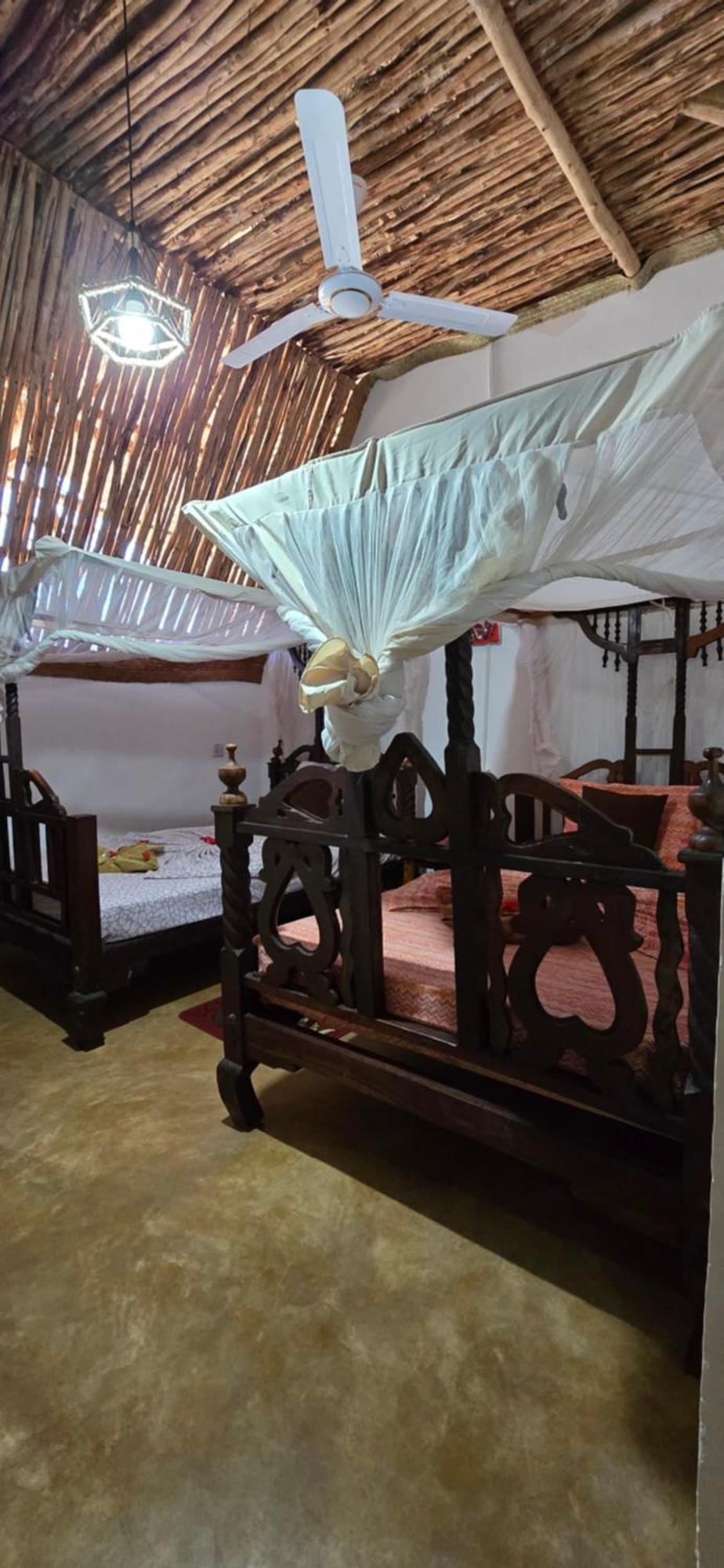 Salama & Mbuyuni Bungalows マテムウェ エクステリア 写真