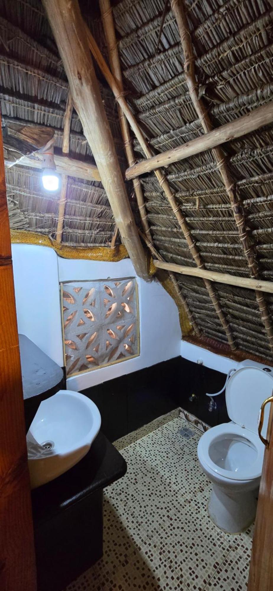 Salama & Mbuyuni Bungalows マテムウェ エクステリア 写真