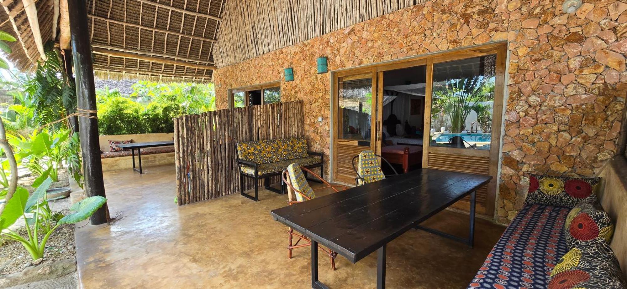 Salama & Mbuyuni Bungalows マテムウェ エクステリア 写真